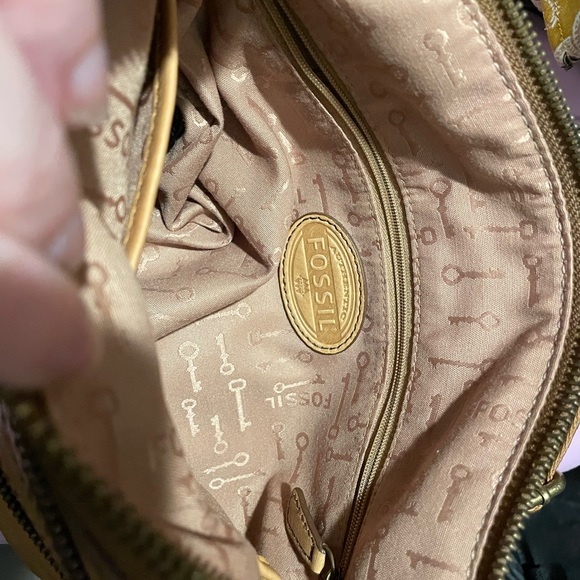 Fossil Tan Yellow Leather Crossbody Purse, Vintage with Adjustable Strap - Picture 11 of 12